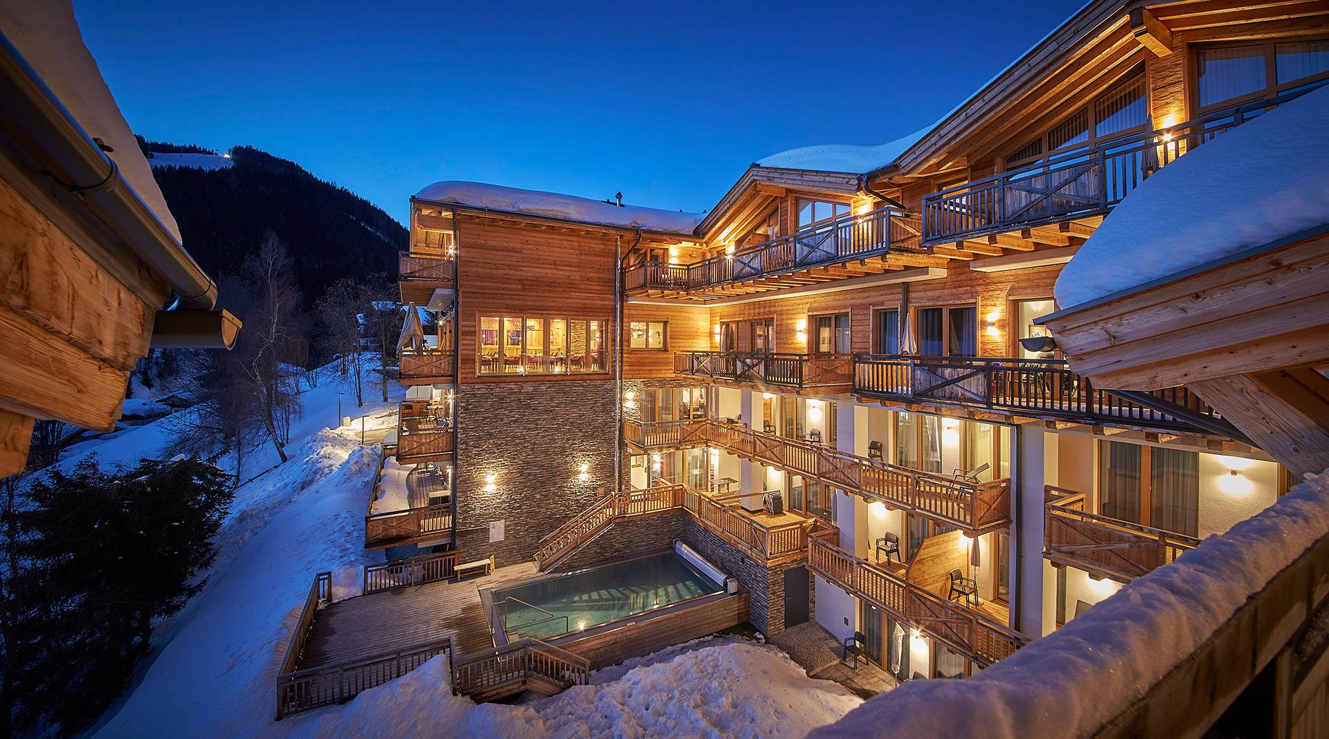 AlpenParks Sonnleiten Saalbach Familienhotel an der Skipiste